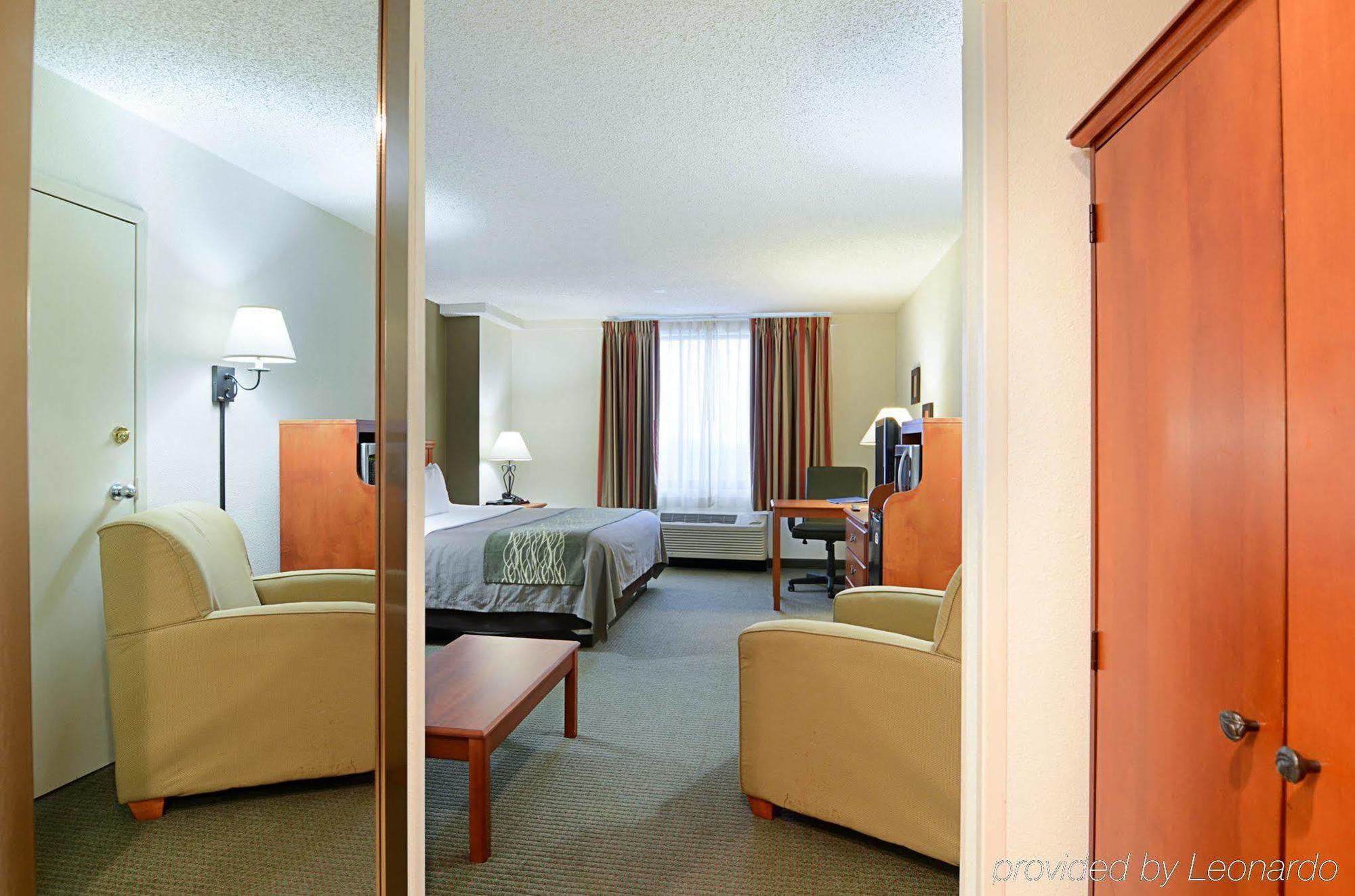 Fairfield Inn & Suites By Marriott Alexandria West/Mark Center Exterior photo