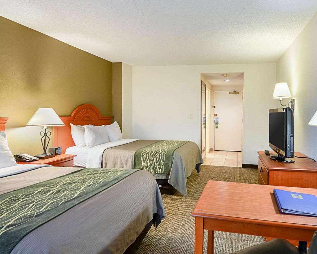 Fairfield Inn & Suites By Marriott Alexandria West/Mark Center Exterior photo