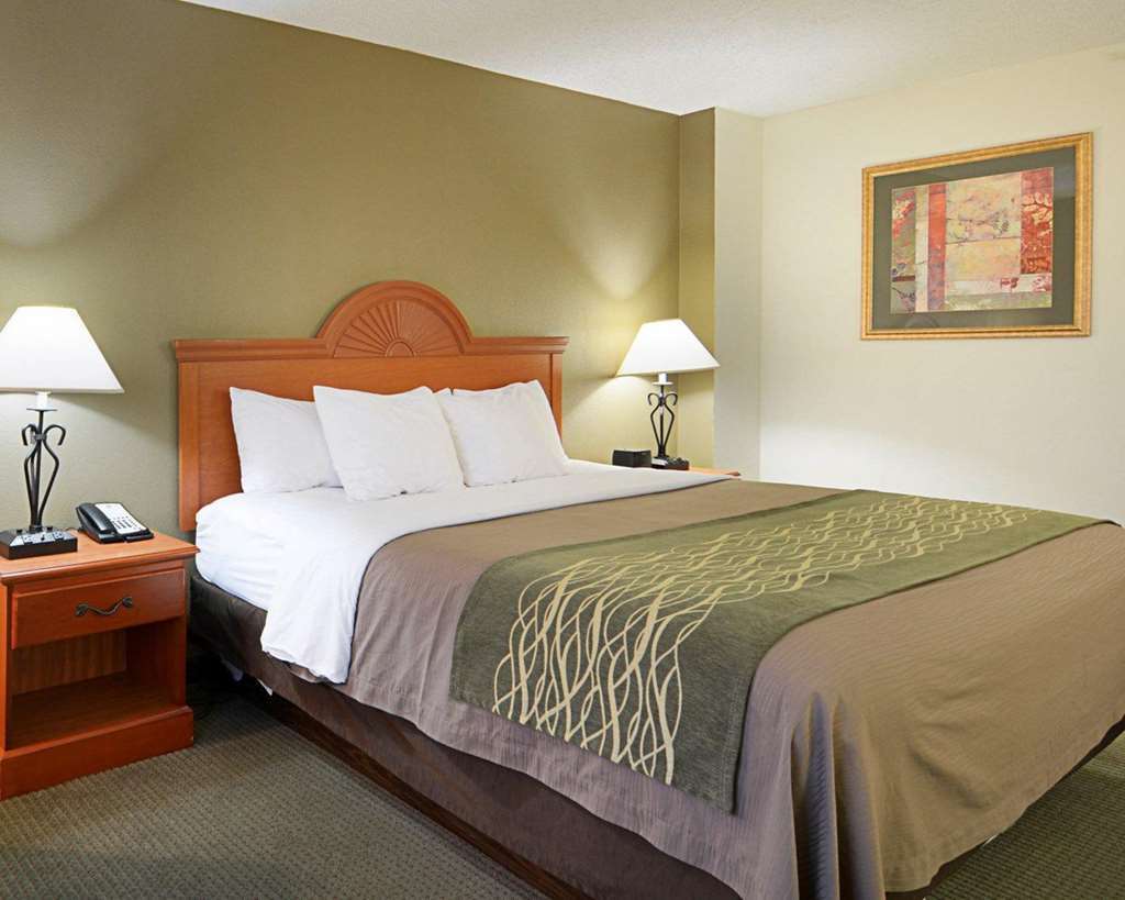 Fairfield Inn & Suites By Marriott Alexandria West/Mark Center Exterior photo