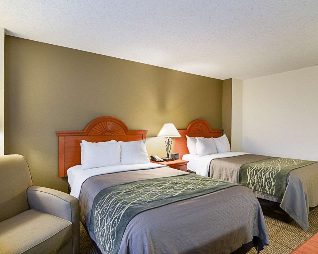 Fairfield Inn & Suites By Marriott Alexandria West/Mark Center Exterior photo